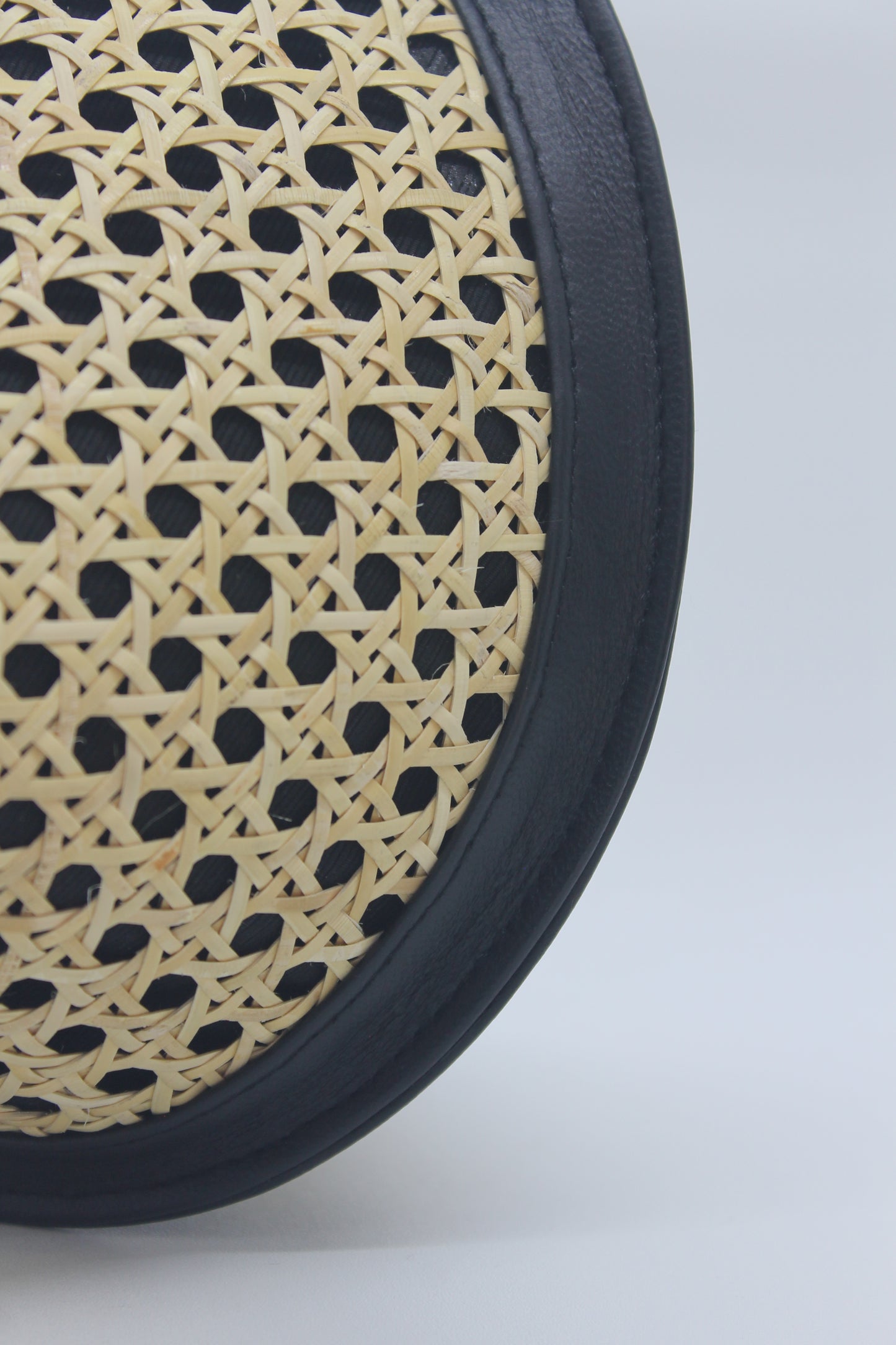 Kue Black/Rattan